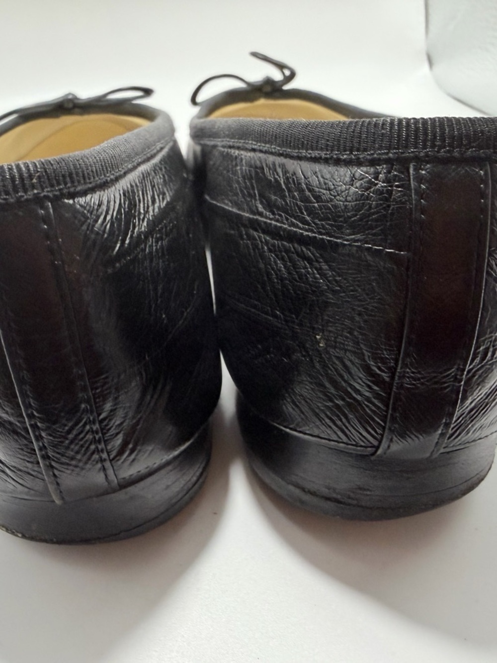 CHANEL Black and Cream Leather Cap-Toe Ballet Flats with CC Logo - Picture 2 of 16